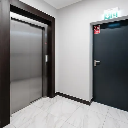 Modern * 华沙